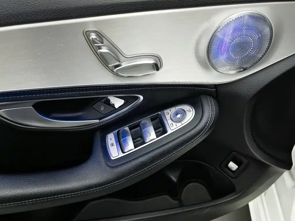 Mercedes-Benz C-Class — миниатюра 9