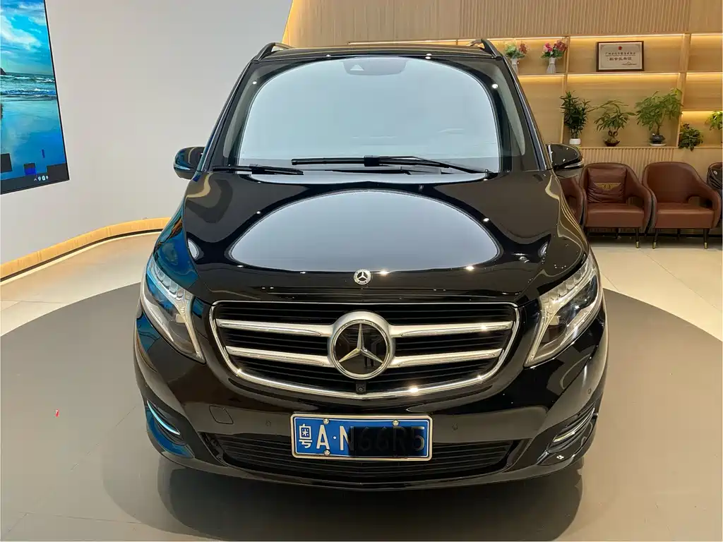 Mercedes-Benz V-Class — миниатюра 2