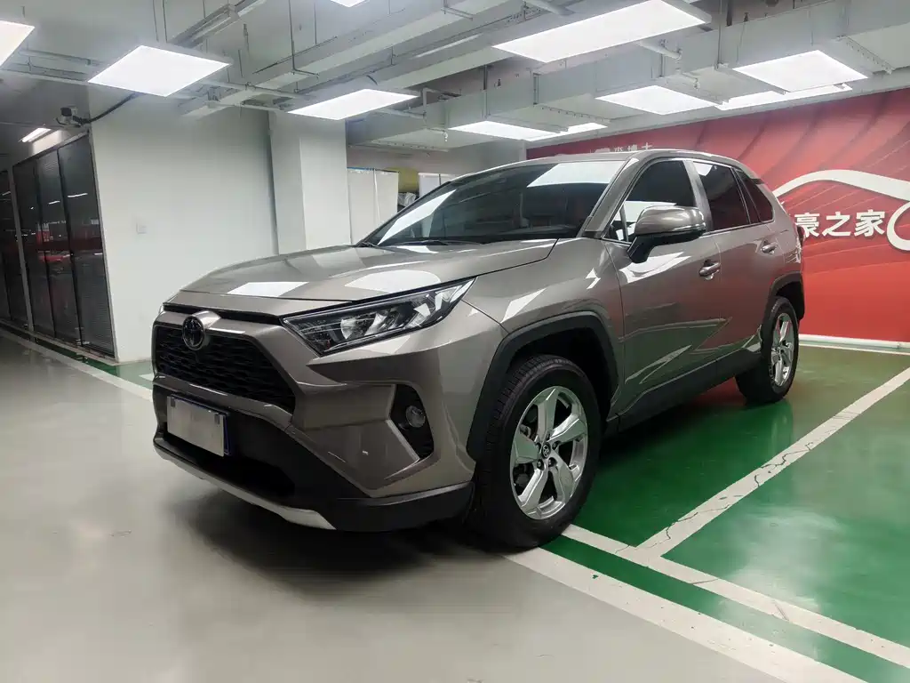 Toyota RAV4 2021
