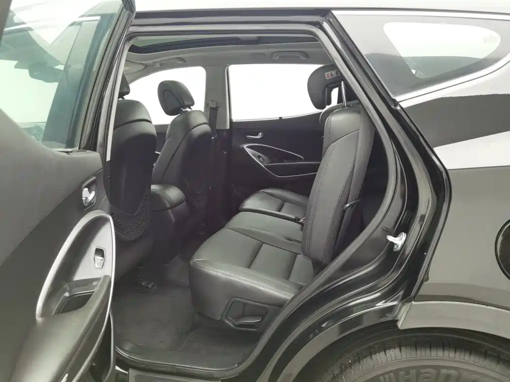 Hyundai Santa Fe — миниатюра 15