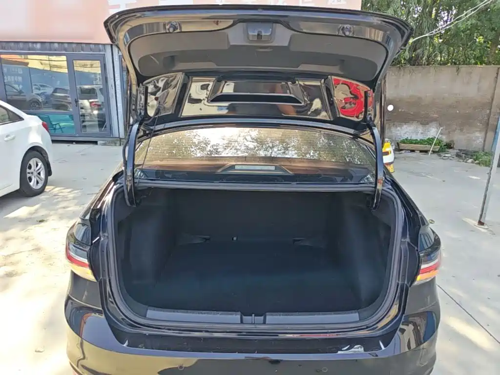 Volkswagen Lavida — миниатюра 19