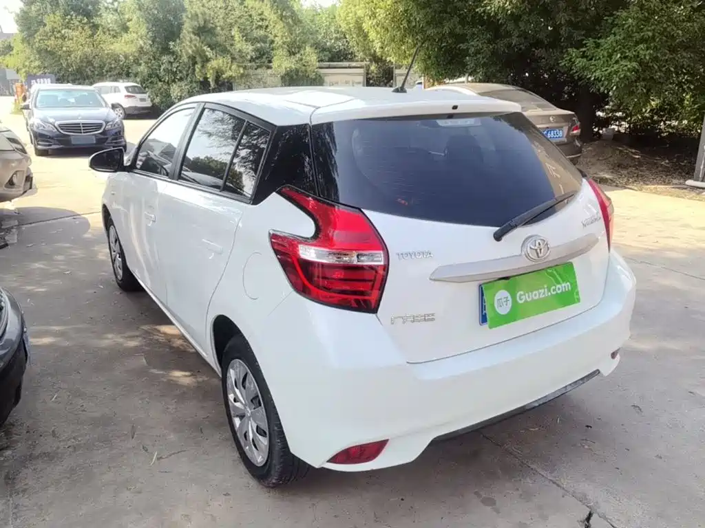 Toyota Yaris L — миниатюра 5