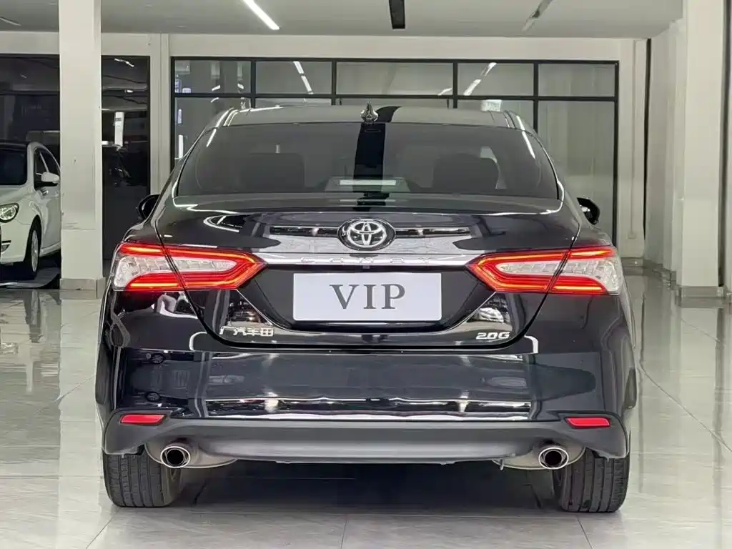 Toyota Camry — миниатюра 9
