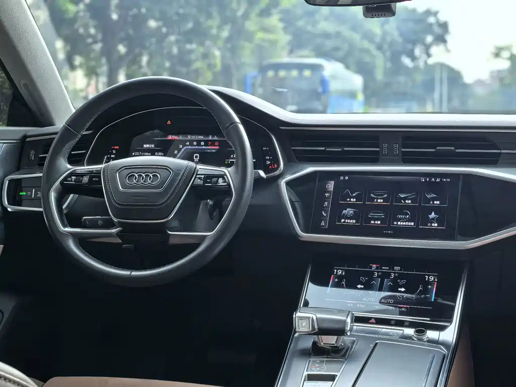 Audi A7L — миниатюра 10