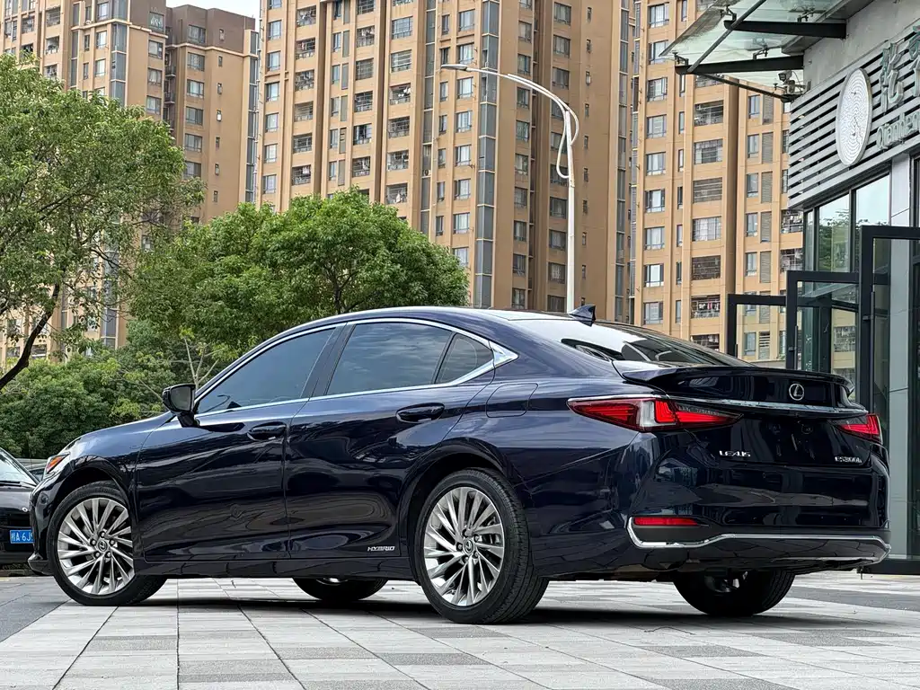 Lexus ES — миниатюра 4