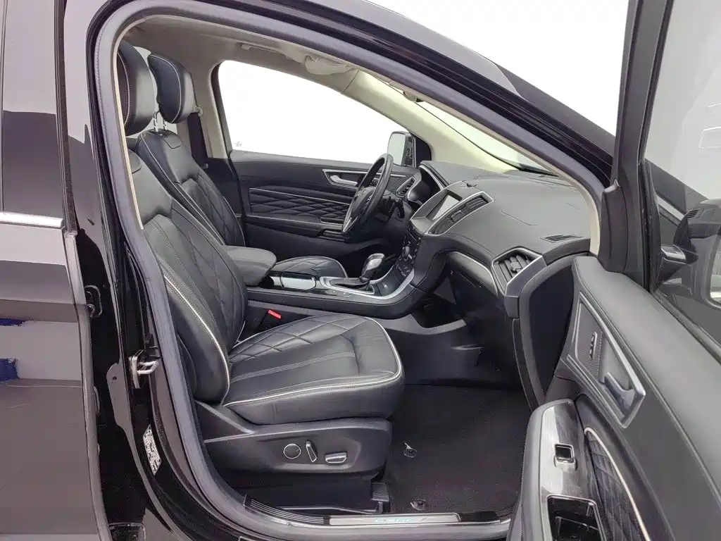 Ford Edge — миниатюра 23