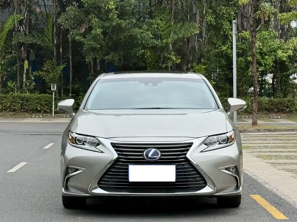 LEXUS ES