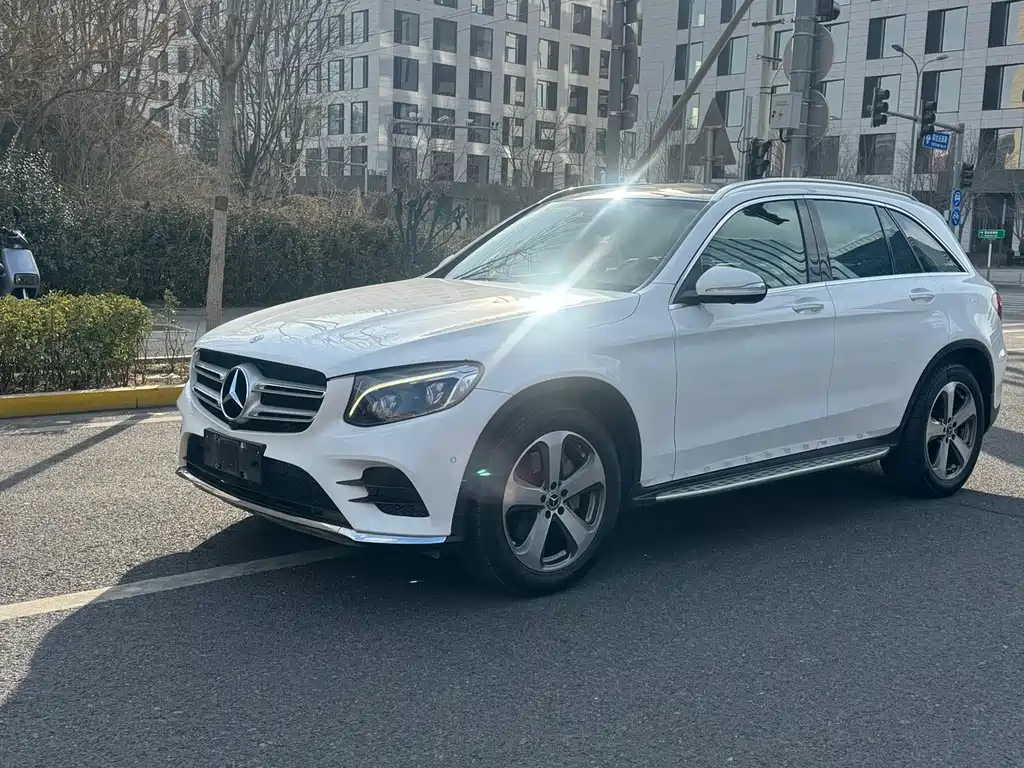 MERCEDES-BENZ GLC