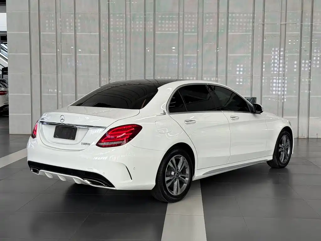 Mercedes-Benz C-Class — миниатюра 4