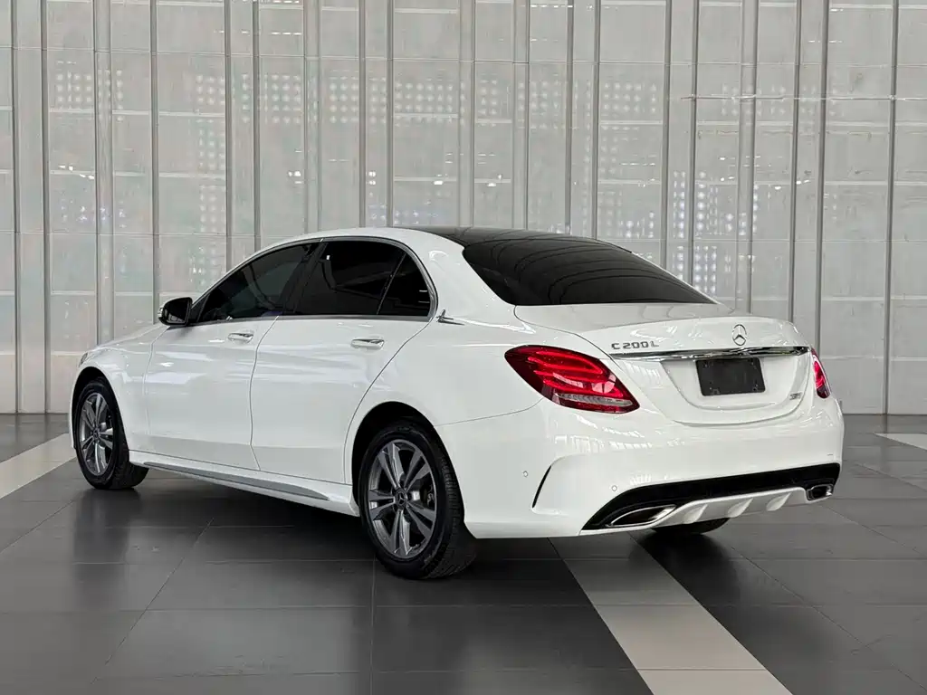 Mercedes-Benz C-Class — миниатюра 6
