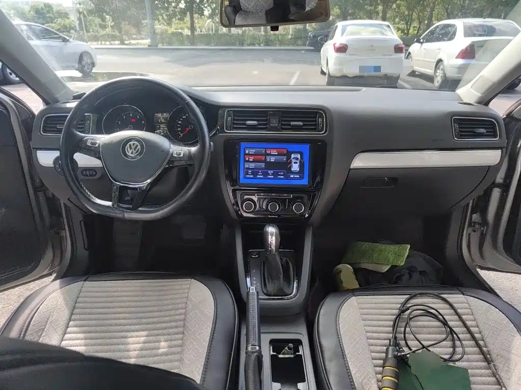 Volkswagen Sagitar — миниатюра 5