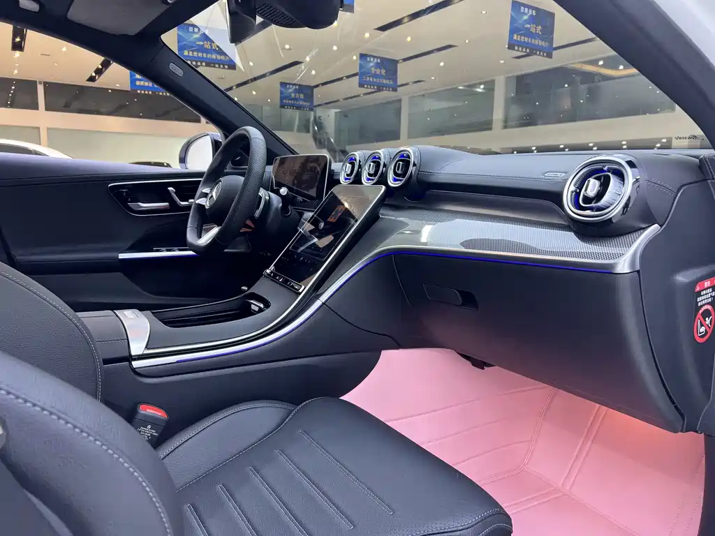 Mercedes-Benz C-Class — миниатюра 6