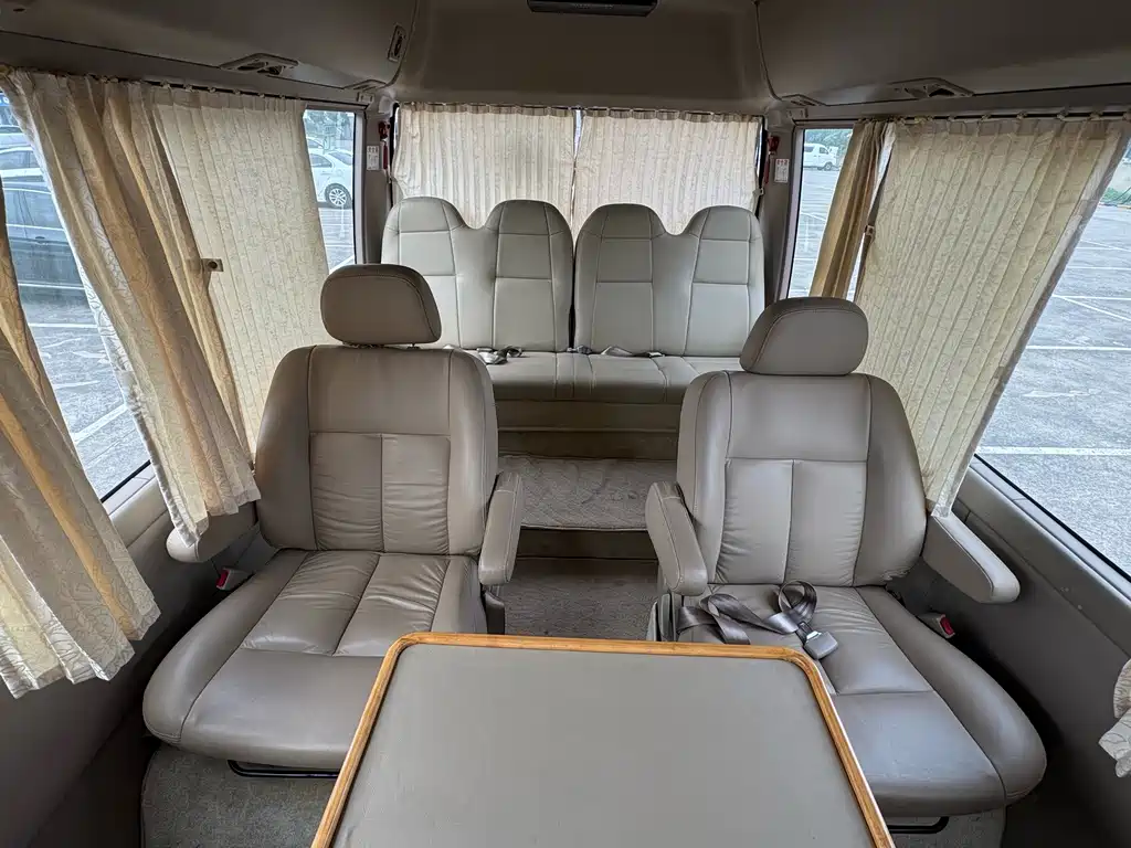Toyota Coaster — миниатюра 10