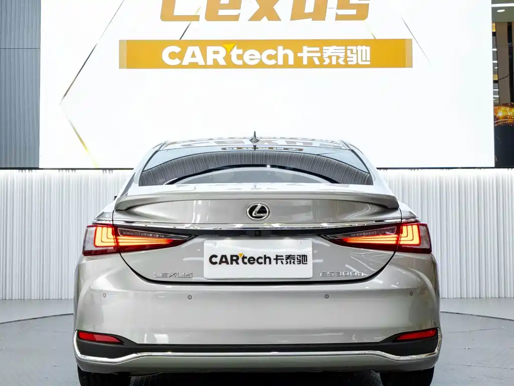 Lexus ES — миниатюра 5