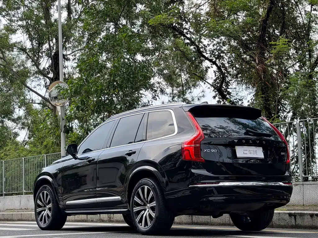 Volvo XC90 — миниатюра 5