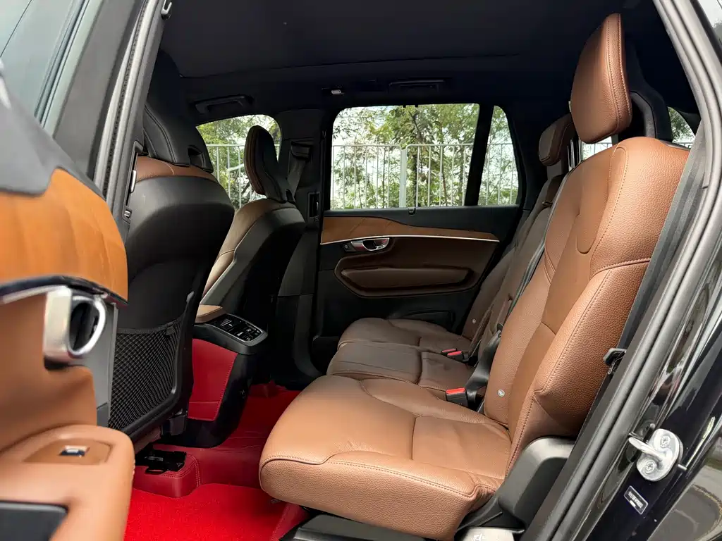 Volvo XC90 — миниатюра 8