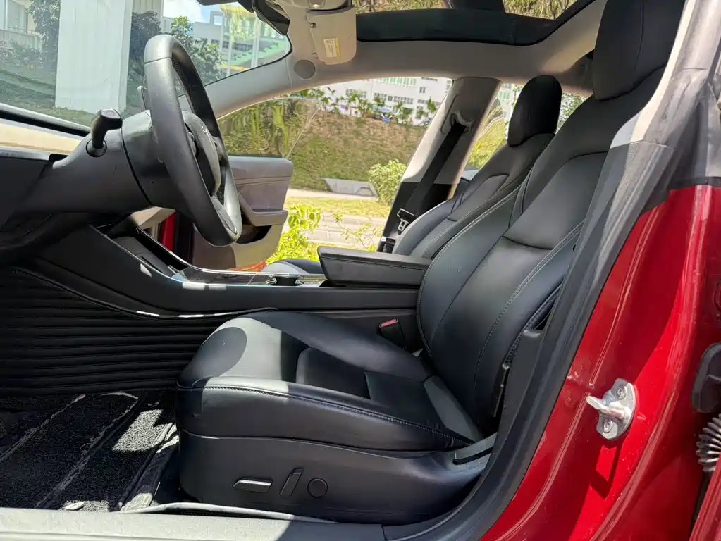 Tesla Model 3 — миниатюра 9