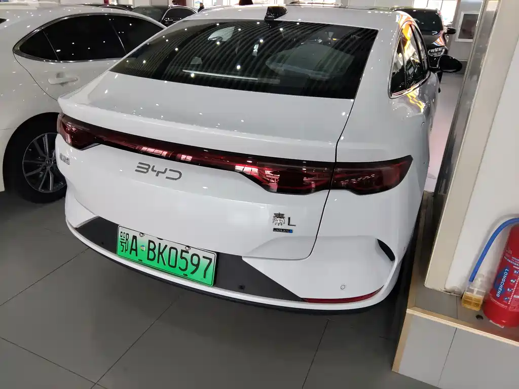BYD QIN L