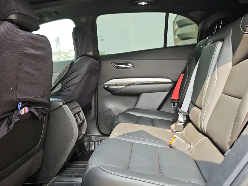 Cadillac XT4 — миниатюра 6
