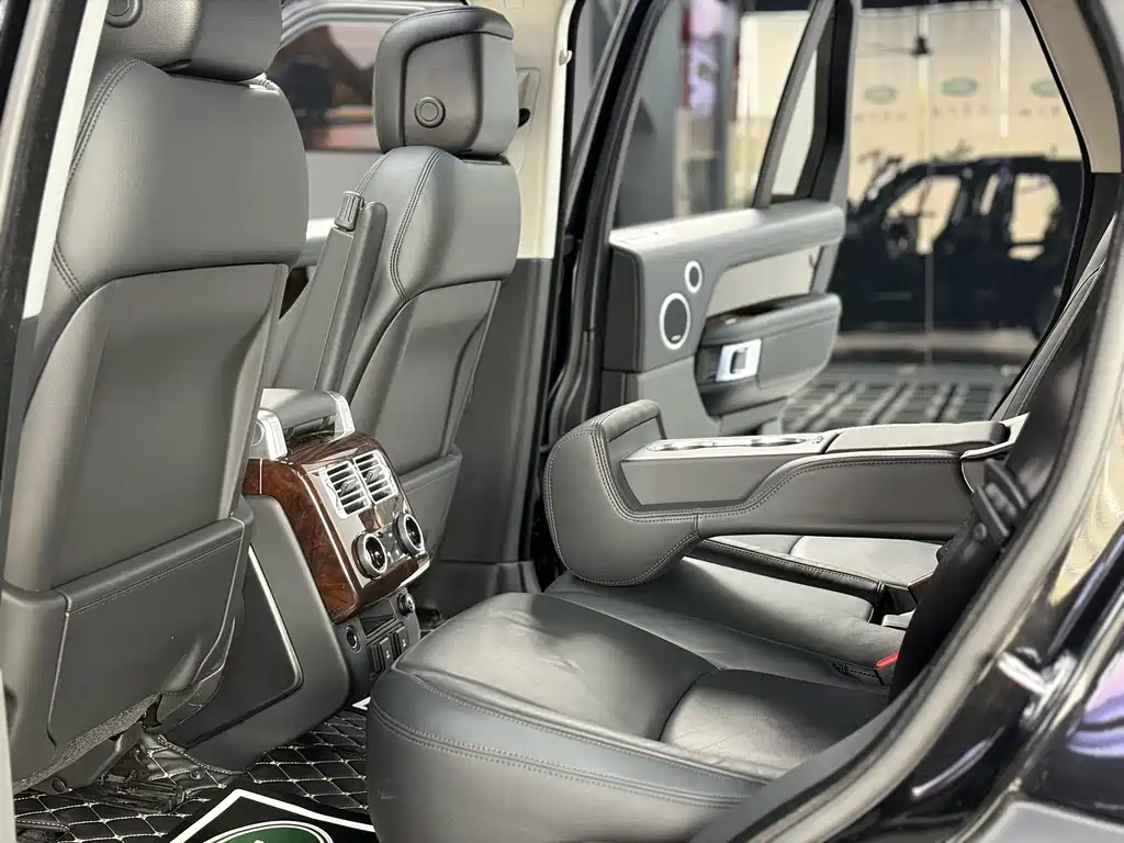 Land Rover Range Rover — миниатюра 10