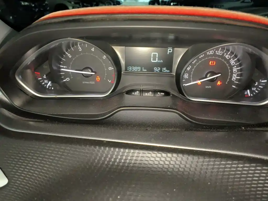 Peugeot 2008 — миниатюра 12