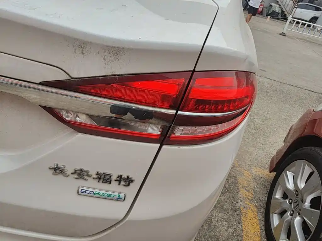 Ford Mondeo — миниатюра 8