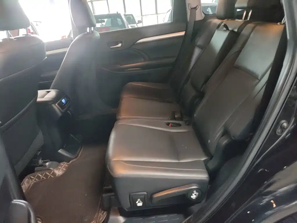 Toyota Highlander — миниатюра 17