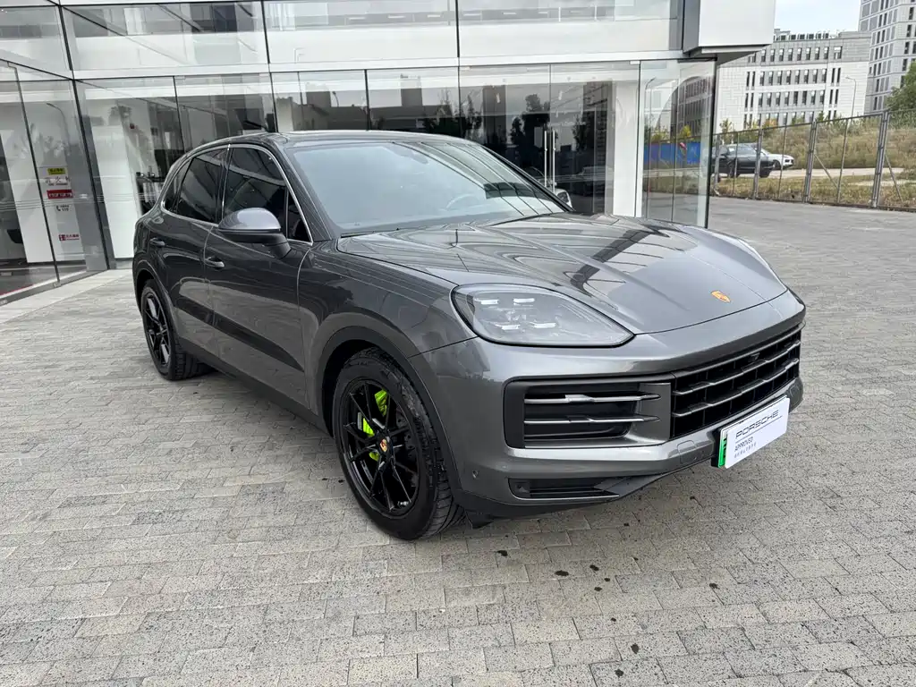 Porsche Cayenne Hybrid 2023