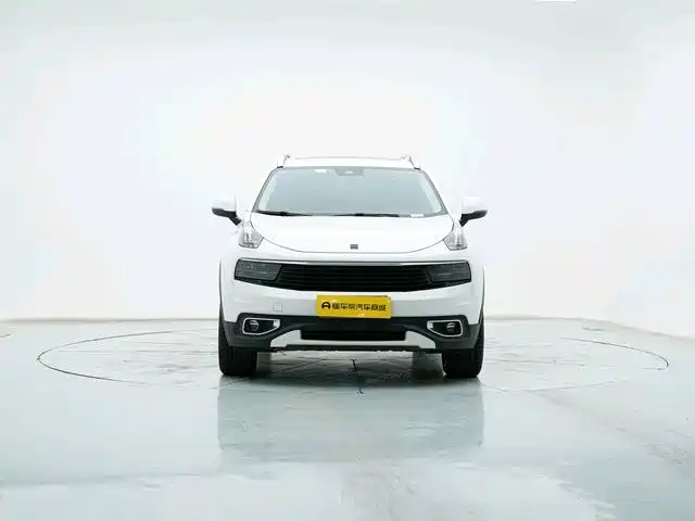 Lynk & Co 01 — миниатюра 2