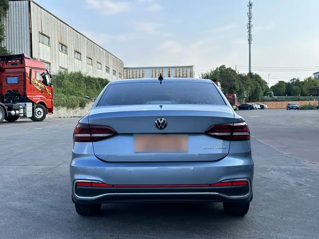 Volkswagen Lavida — миниатюра 6