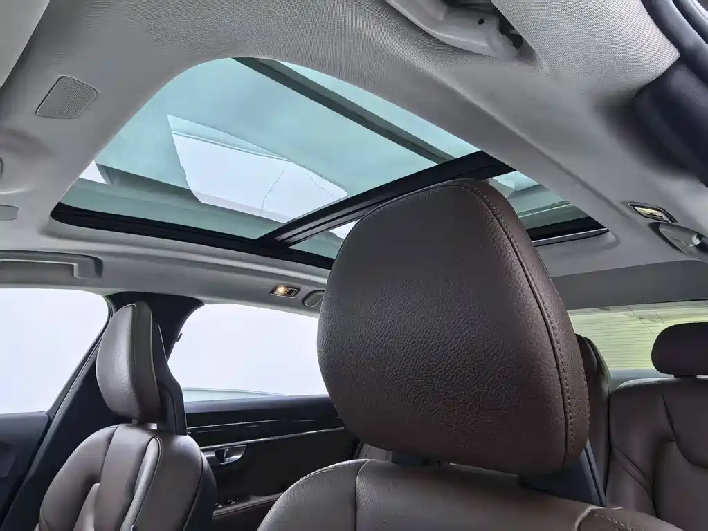 Volvo S90 — миниатюра 20