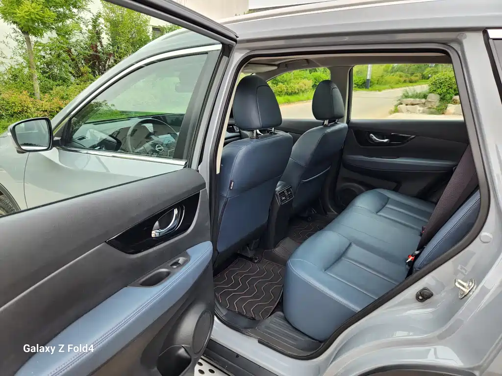Nissan X-Trail — миниатюра 8