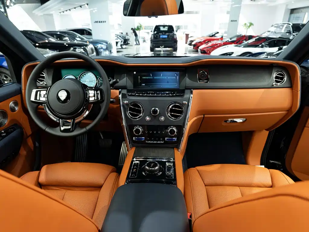Rolls-Royce Cullinan 2018 мест