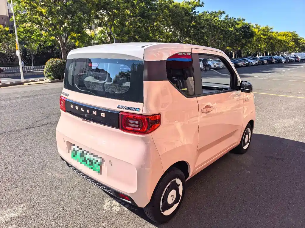 Wuling MINIEV — миниатюра 8