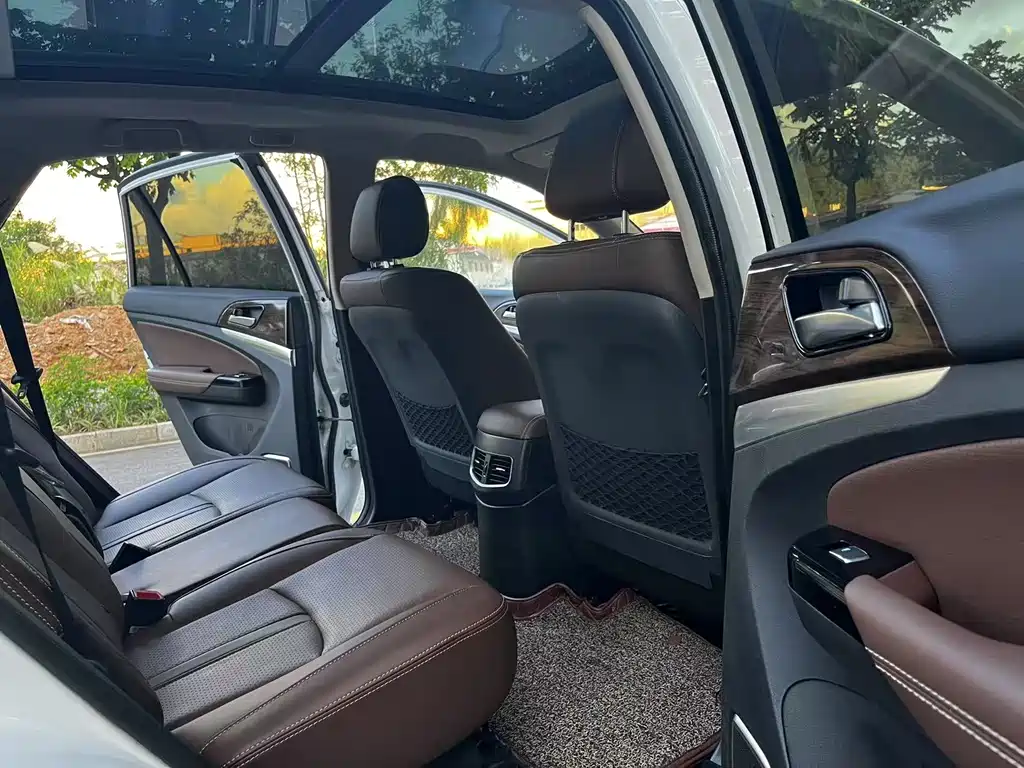 BYD Tang New Energy — миниатюра 17