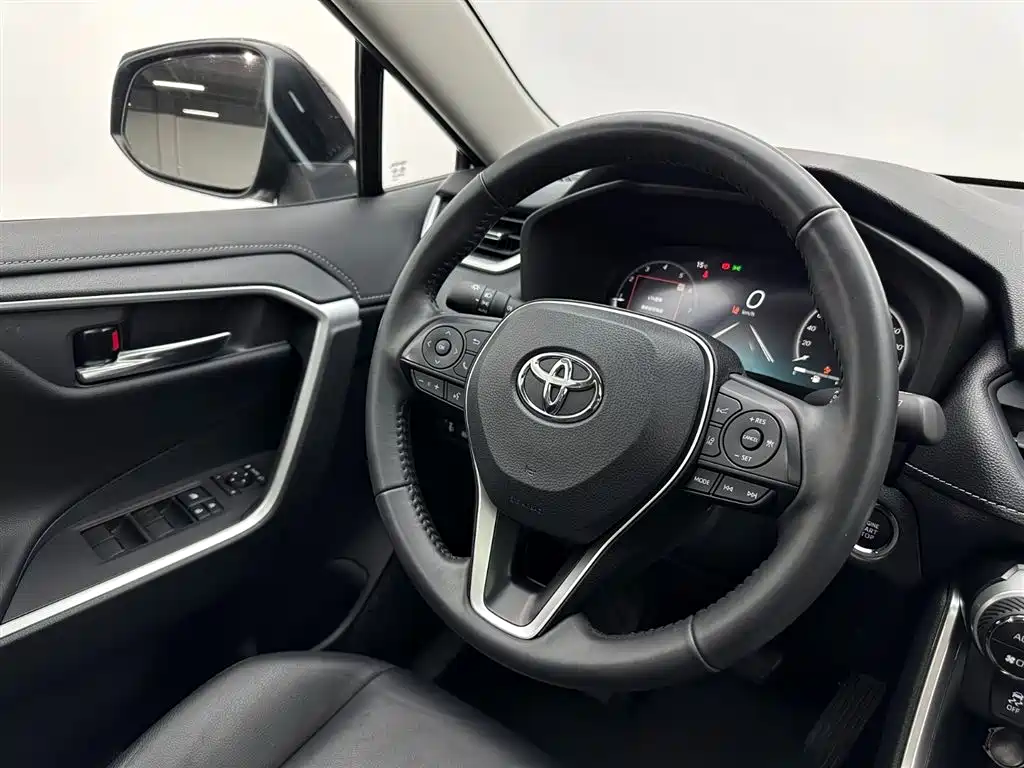 Toyota RAV4 2023 2.0L CVT Plus