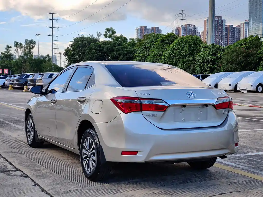 Toyota Corolla — миниатюра 5