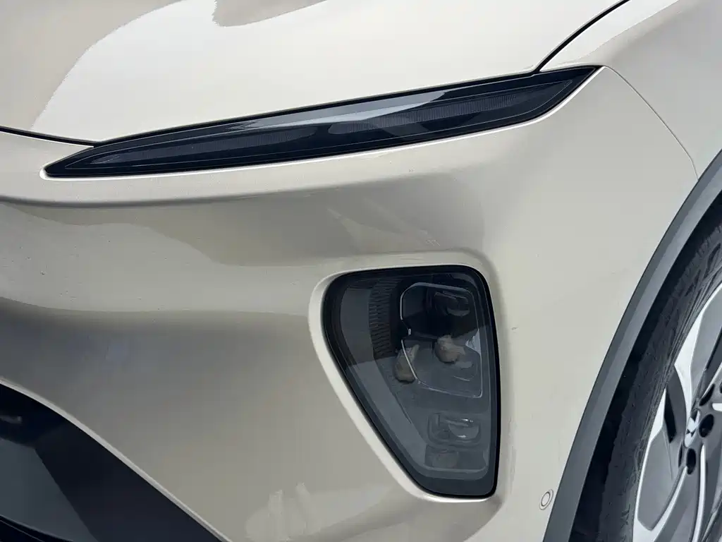 NIO ES8 — миниатюра 5