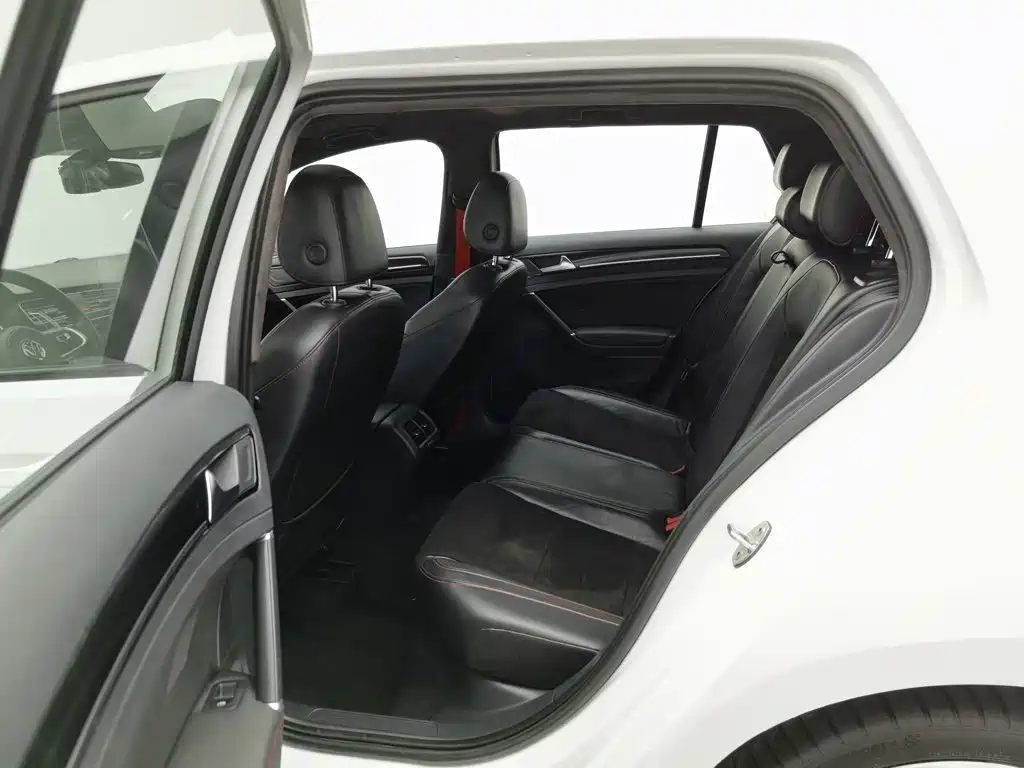 Volkswagen Golf GTI — миниатюра 15