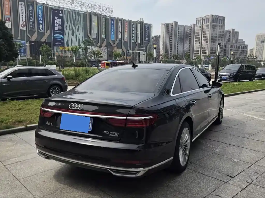 Audi A8 — миниатюра 5