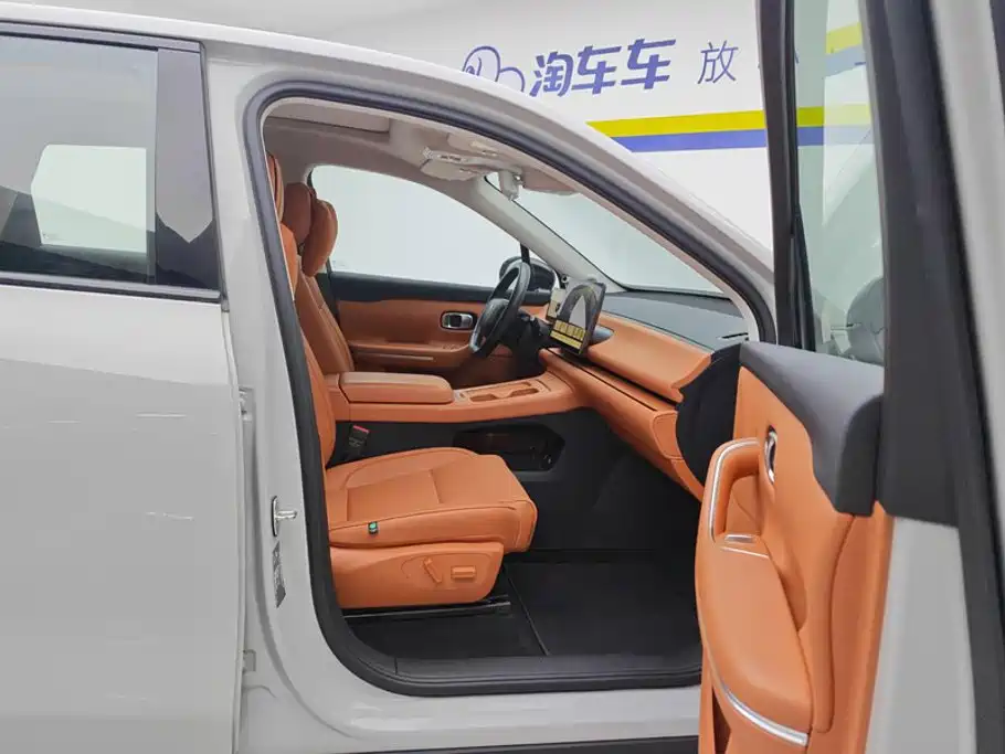 Leapmotor Leapmotor C10 — миниатюра 8
