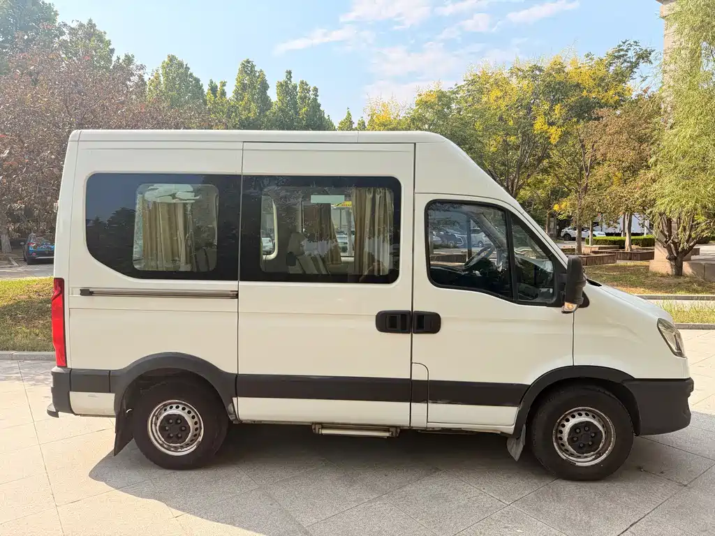 IVECO Ousheng — миниатюра 7