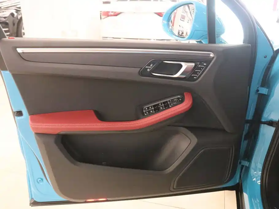 Porsche Macan — миниатюра 13