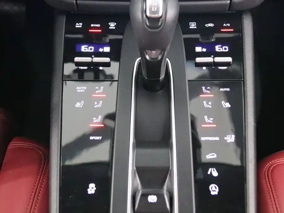 Porsche Macan — миниатюра 11
