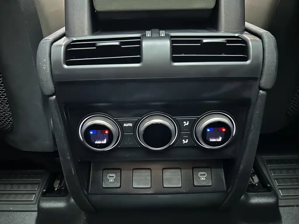 Land Rover Defender — миниатюра 21
