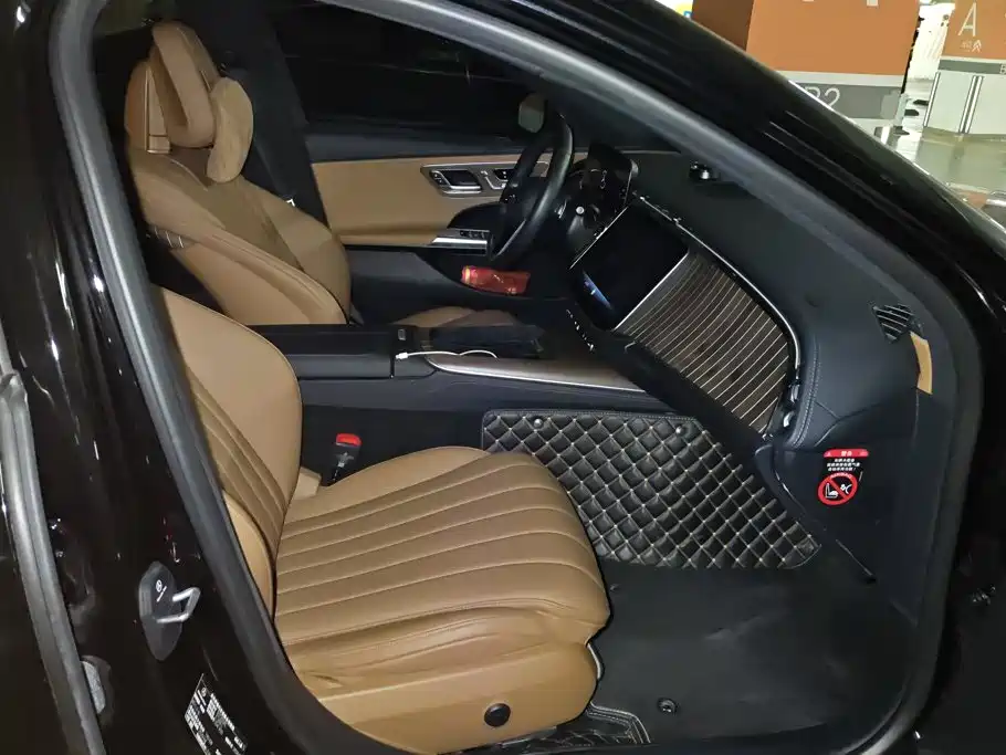 Mercedes-Benz E-Class — миниатюра 8