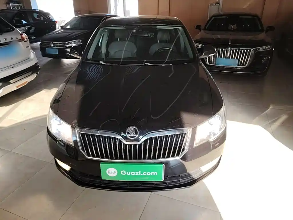 Skoda Superb — миниатюра 3