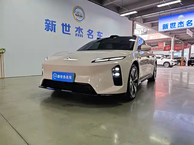 2025 Nio ET5