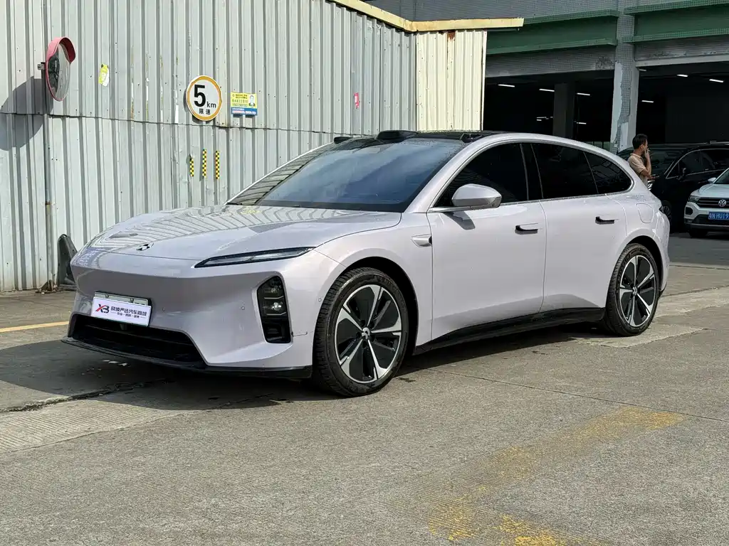 NIO ET5T