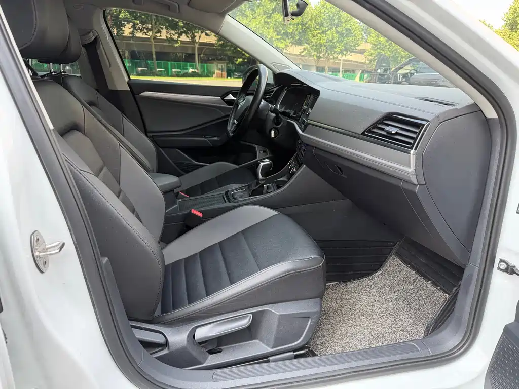 Volkswagen Sagitar - фото 13